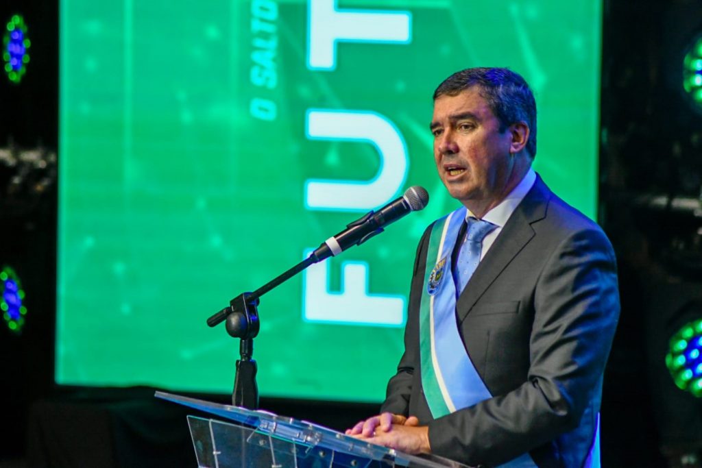 Eduardo Riedel toma posse como governador de Mato Grosso do Sul