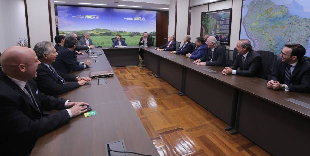 Empresas do ramo agrícola prestam homenagem à ministra Tereza Cristina