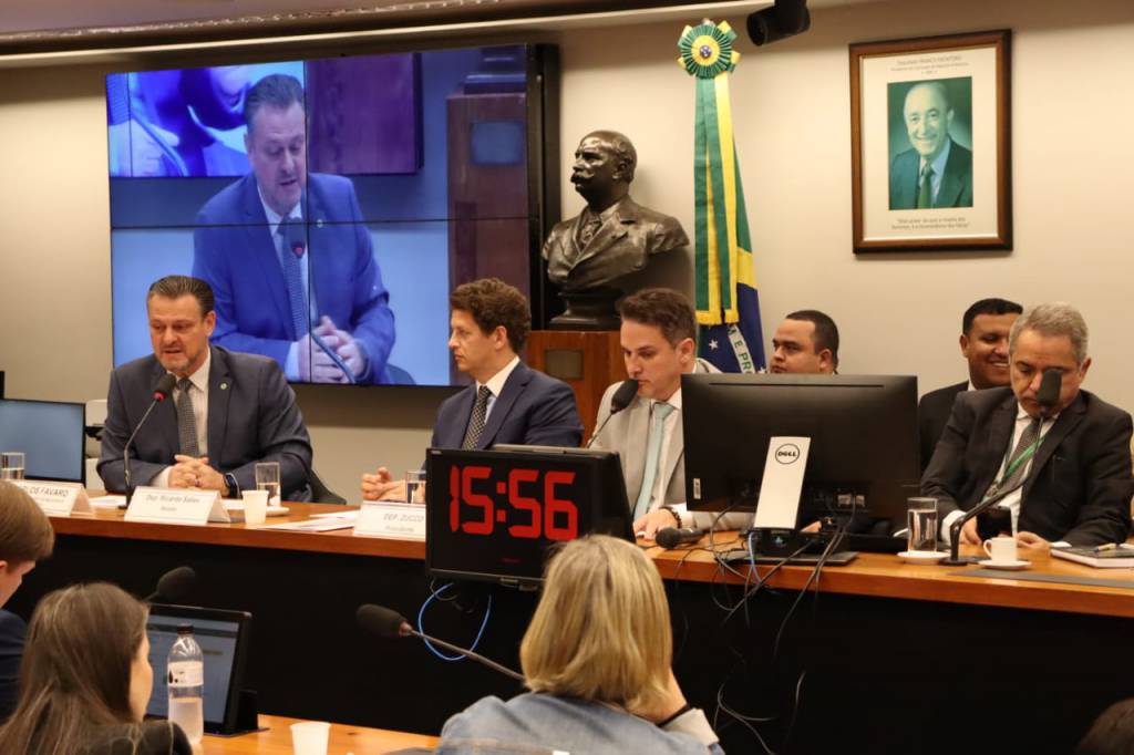 Fávaro presta esclarecimentos na CPI do MST