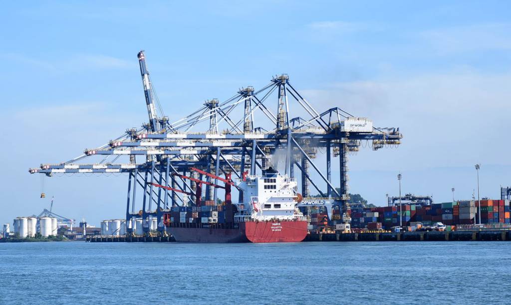 Governo vai autorizar desembarque imediato de navios com fertilizantes