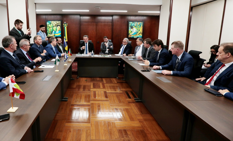 Desenvolvimento da cadeia produtiva do tabaco no Brasil é tema de reunião