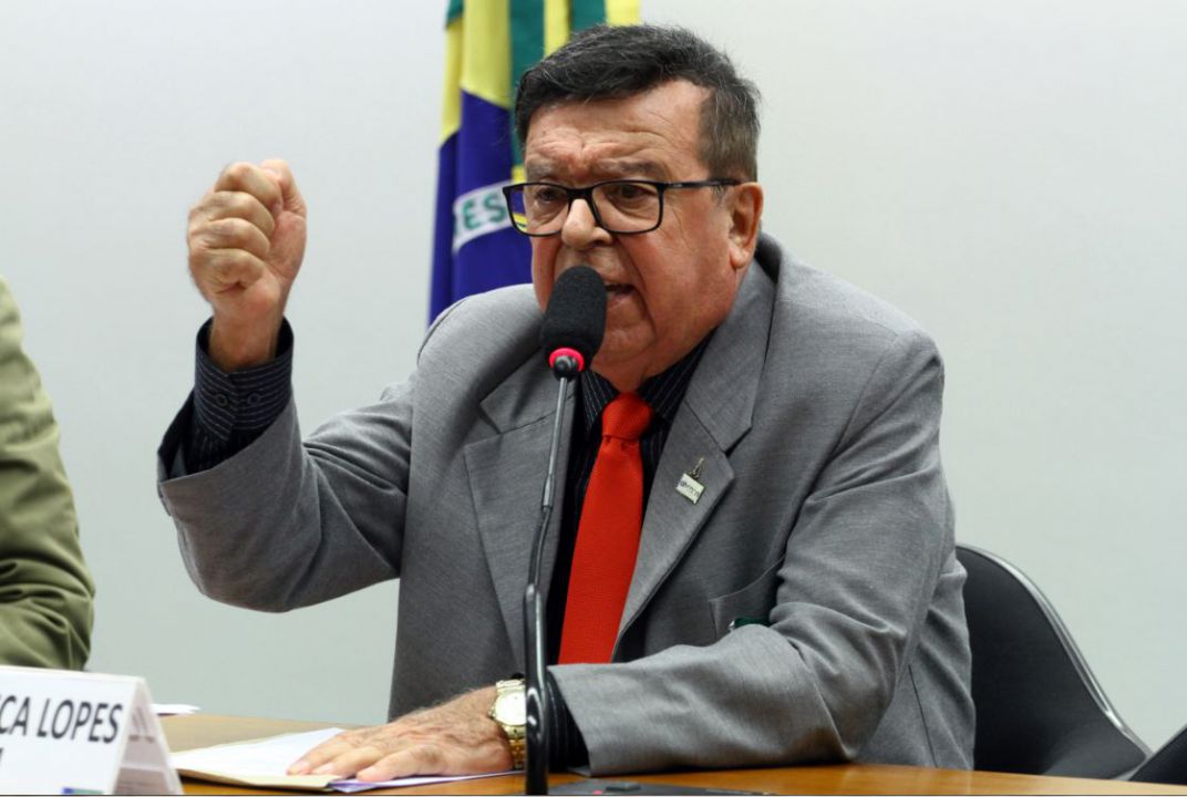 Caminhoneiros devem fazer nova greve caso governo não reveja política de preço do diesel