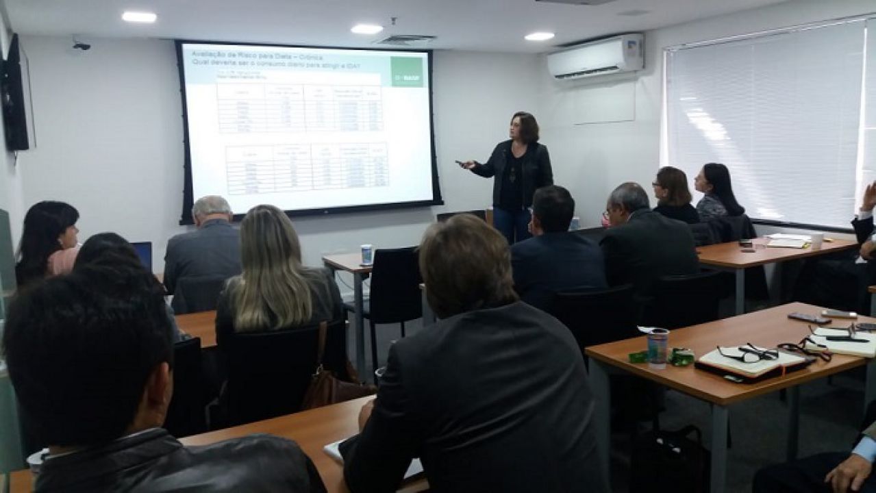 Reunião debate liberação de defensivos para pequenas culturas