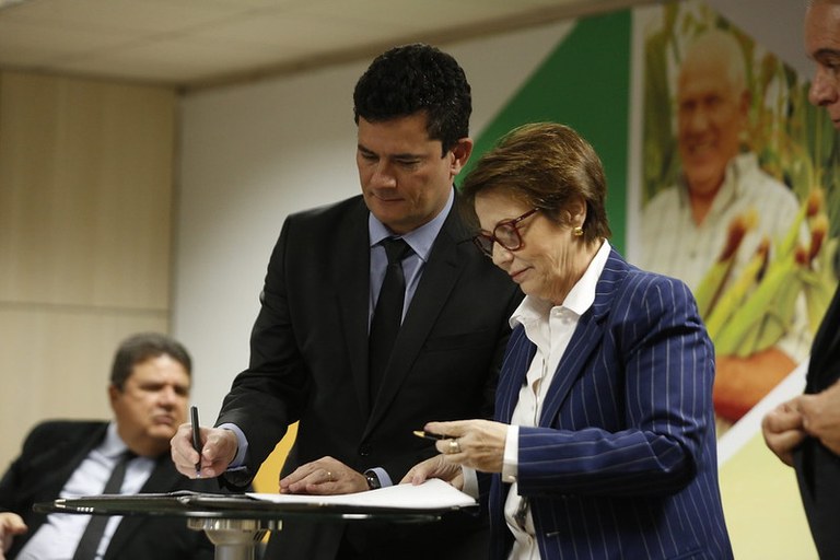 Mapa e Ministério da Justiça assinam acordo que protege produtor rural de venda casada em crédito agrícola