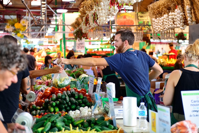 Pelo sexto mês seguido caem os preços de alimentos consumidos em domicílio