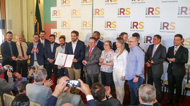 “Dá condições de desenvolvimento com devida proteção à natureza”, destaca Leite na sanção do novo Código Ambiental do RS