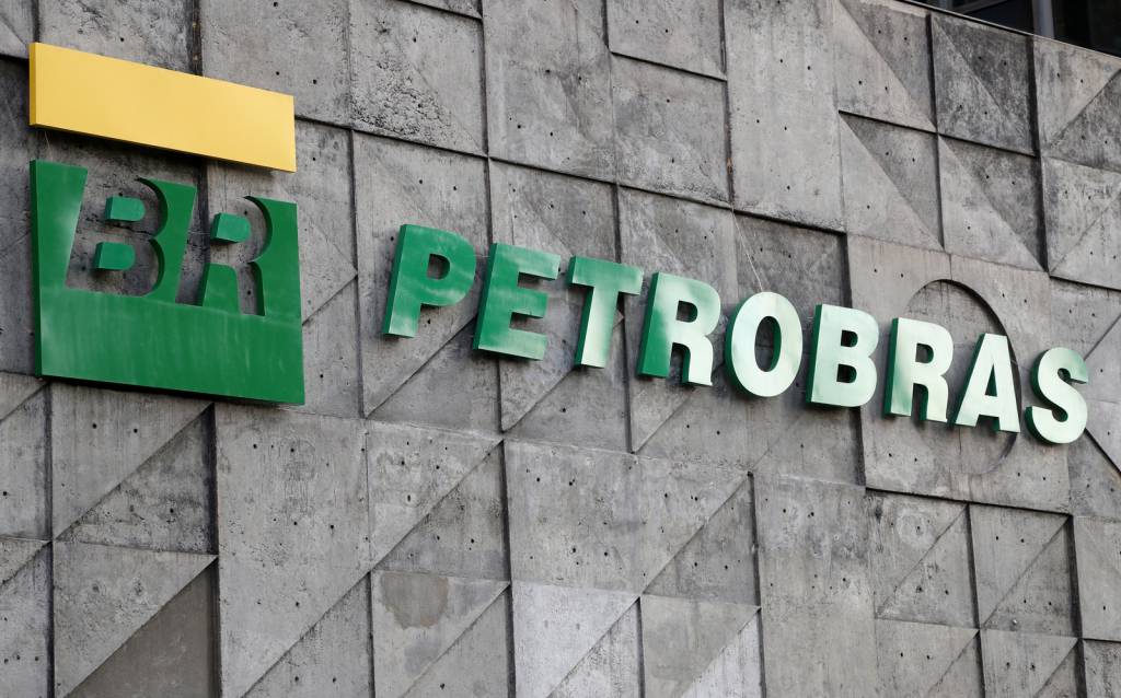 Petrobras reduzirá em 3% preço médio da gasolina e do diesel nas refinarias