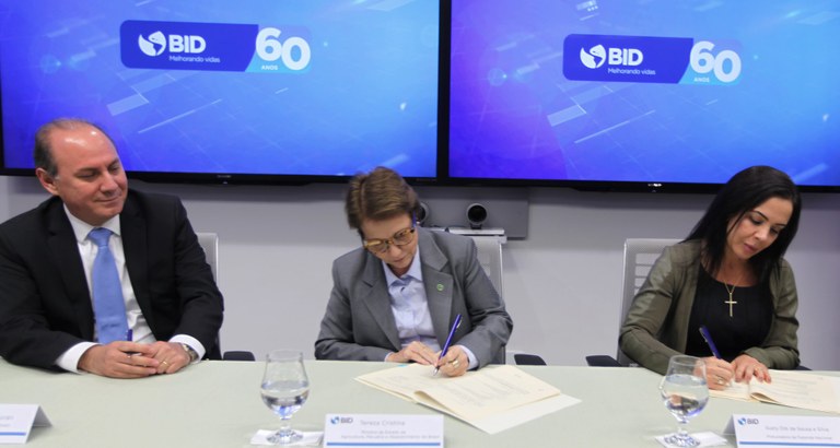 Governo assina contrato de empréstimo em US$ 200 milhões para plano de defesa agropecuária