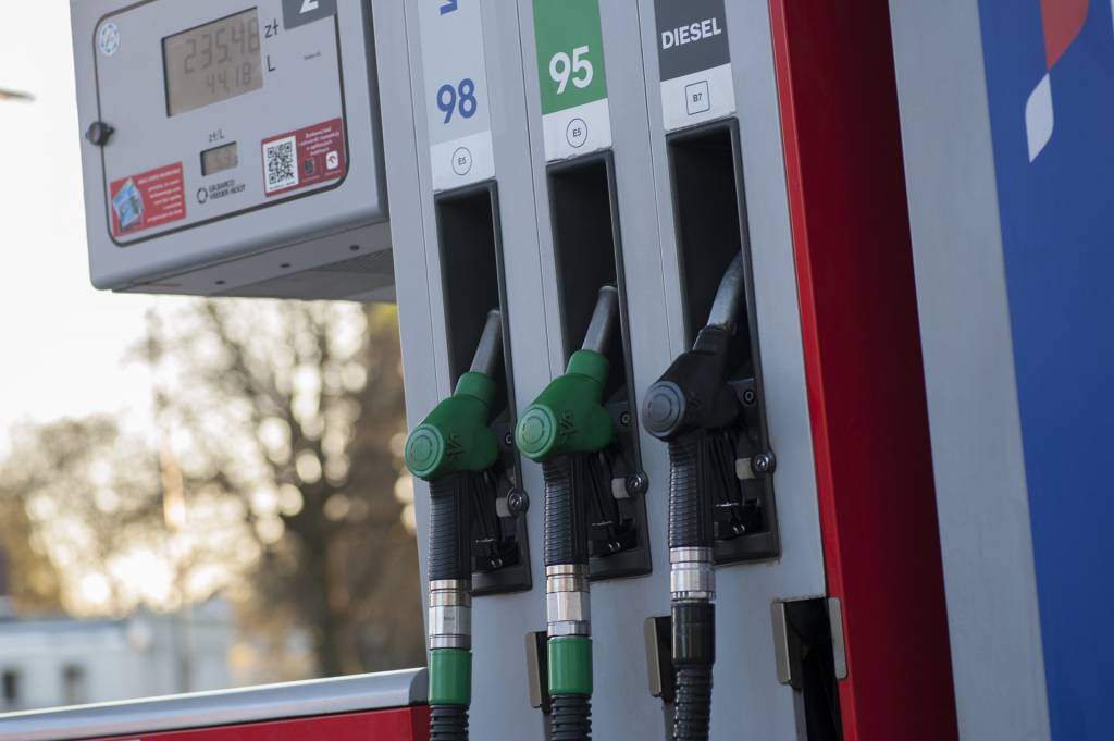Petrobras reduz preço da gasolina em 5% a partir de sábado