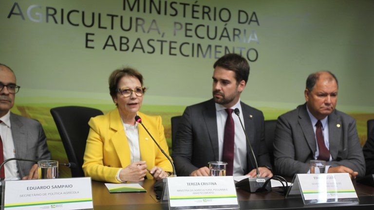 Governo avalia medidas para amparar produtores gaúchos afetados pela estiagem