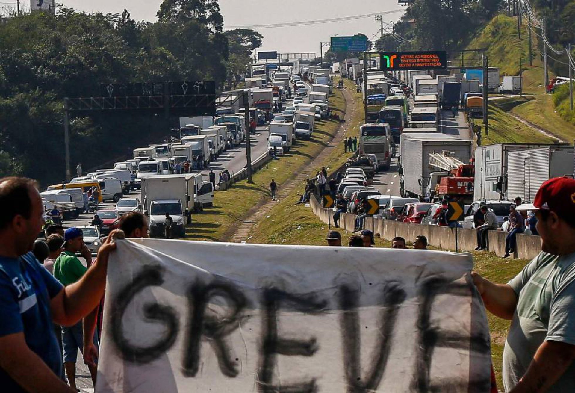 Greve dos caminhoneiros segue pelo 5º em MS