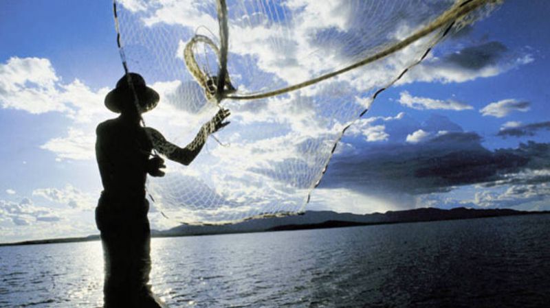 Seguro defeso para pescadores atingidos por vazamento de óleo no Nordeste pode ser antecipado