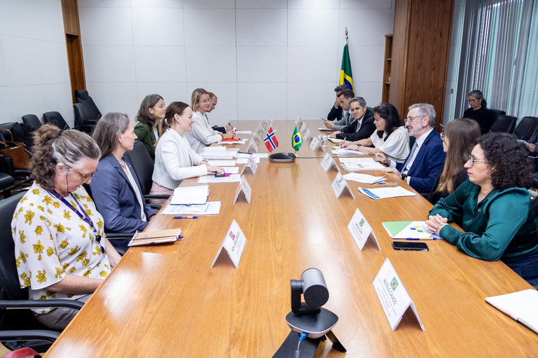 Brasil e Noruega reforçam cooperação econômica e industrial