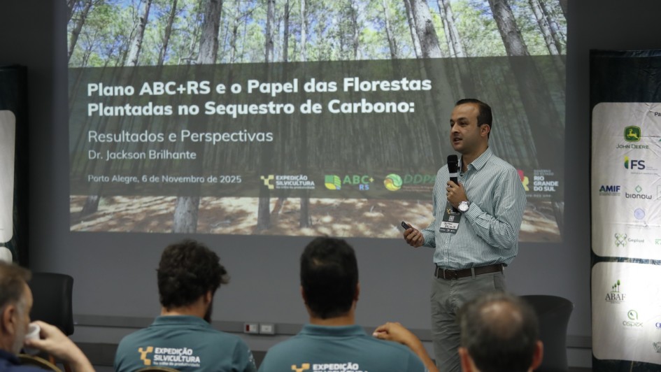 Estudos da Seapi com eucalipto, pinus e acácia são apresentados no encontro “Expedição Silvicultura”