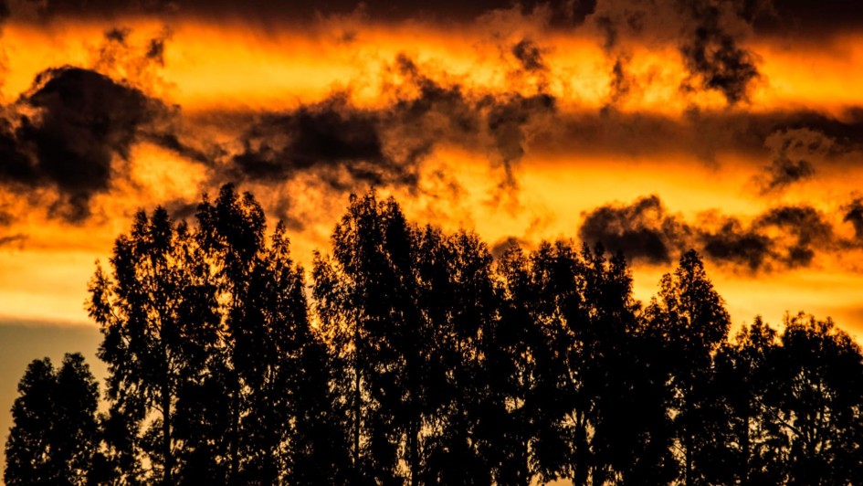 Previsão é de temperaturas elevadas e de nebulosidade no fim de semana