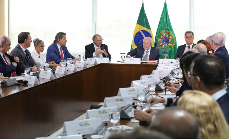 Novo investimento da indústria de papel e celulose é destaque em reunião com o governo