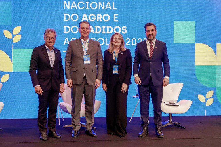 Ministro Fávaro destaca o papel fundamental dos adidos agrícolas para o avanço das exportações brasileiras