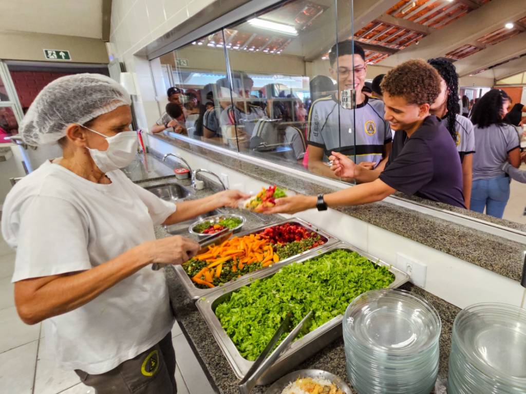Minas Gerais alcança recorde na compra de produtos da agricultura familiar para a merenda escolar