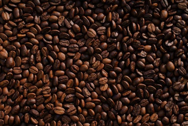 Avanço da colheita pressiona preços do café arábica e robusta no Brasil