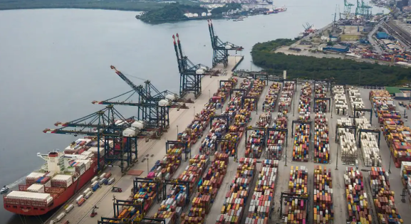 BNDES aprova R$ 1,6 bilhão para afetados pelo tarifaço dos EUA