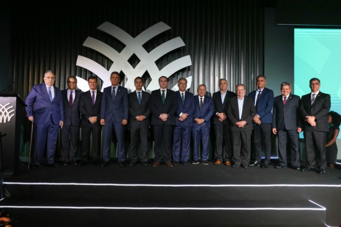 Ao tomar posse, presidente da CNA diz que é preciso estar presente em todos os lugares e momentos para defender o produtor rural