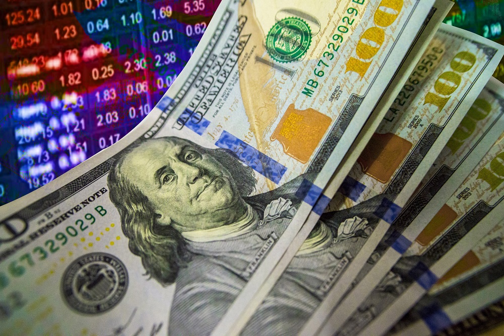 Taxas de juros operam em alta no mercado futuro, na contramão do dólar