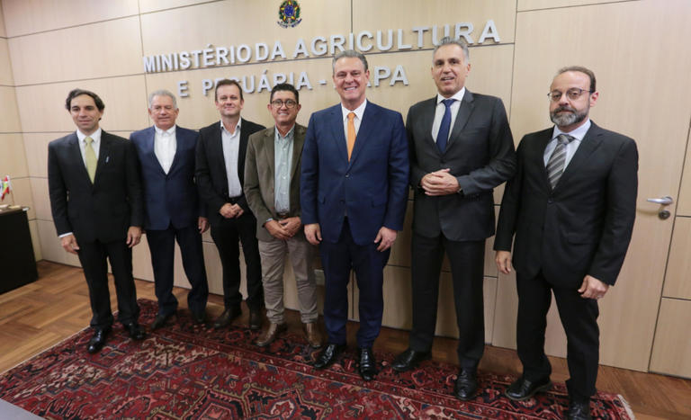 Fávaro recebe representantes do setor da borracha e reforça apoio à manutenção da tarifa de importação do produto