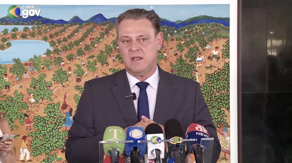 Governo afirma que vai importar arroz caso precise para suprir demanda