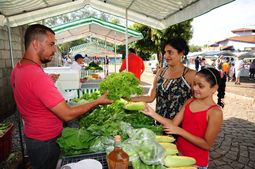 Feiras livres geram renda para agricultores de quase 700 municípios mineiros