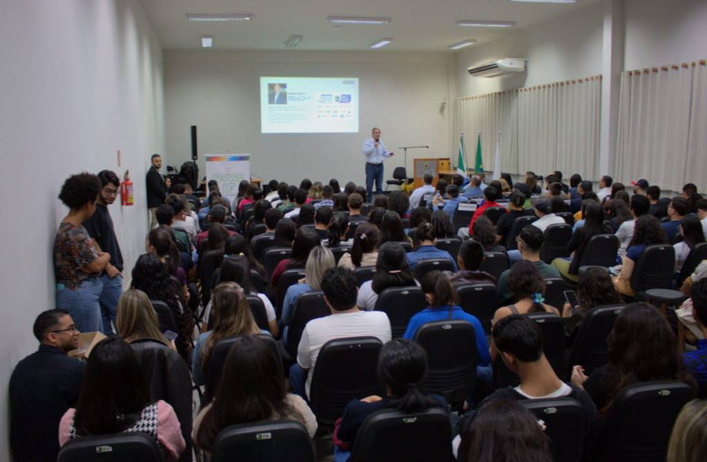Desenvolvimento sustentável e agronegócio pautam palestra da Semadesc no IFMS de Ponta Porã