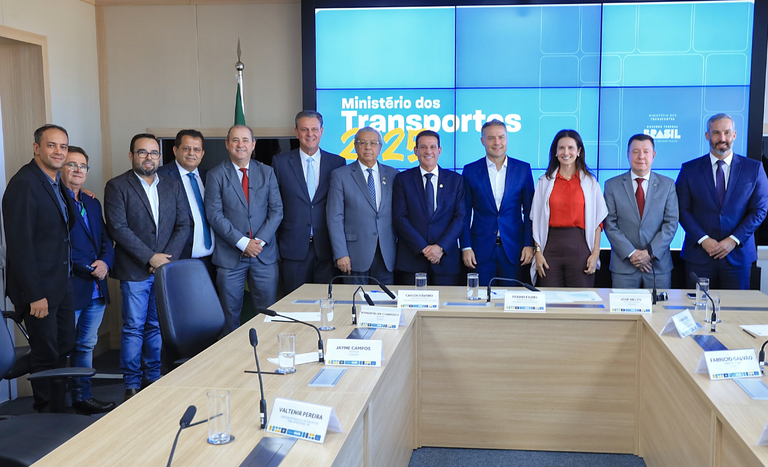 Ministros Carlos Fávaro e Renan Filho dialogam sobre obras logísticas para fortalecer o escoamento da produção