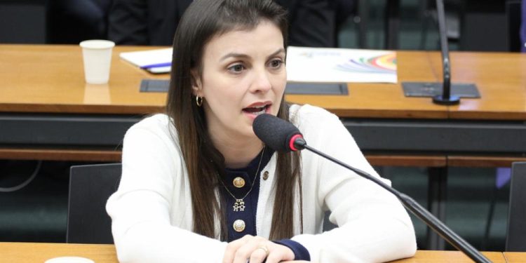 Comissão de Agricultura aprova projeto para combater violência contra mulheres no campo