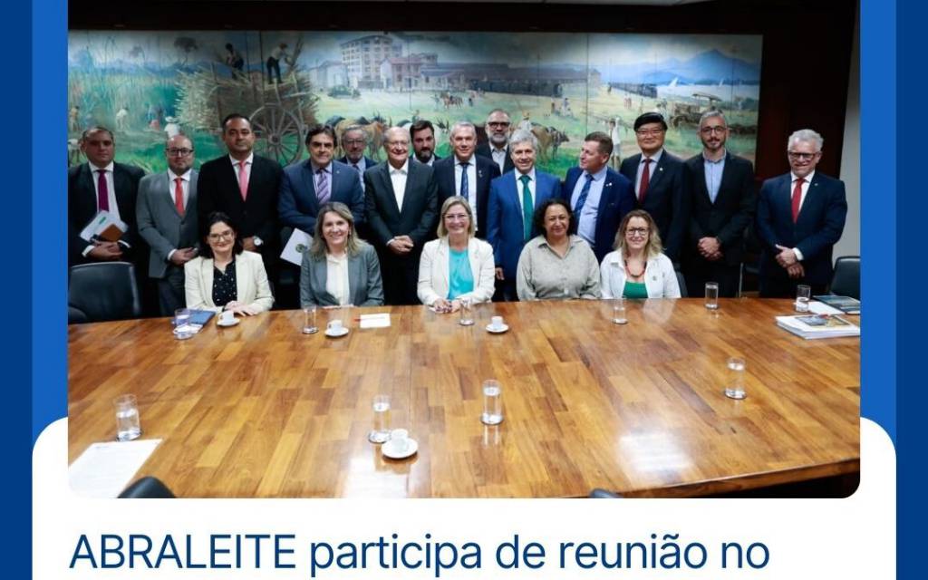 ABRALEITE participa de reunião no MDIC para tratar da crise na produção de leite no Brasil