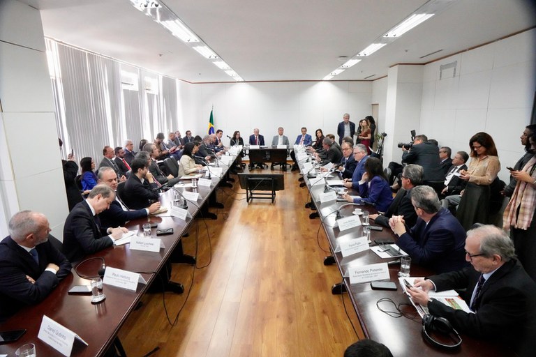 Unidade, negociação e diálogo marcam reunião com a Indústria sobre tarifas dos EUA