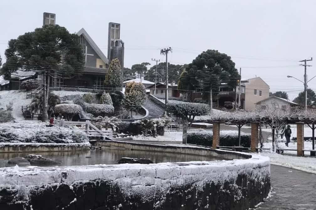 Com -6,5°C, serra catarinense bate recorde de frio no Brasil para 2025