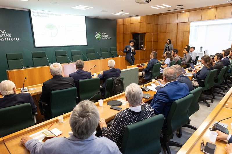 Sistema CNA/Senar recebe delegações internacionais para apresentar o agro brasileiro