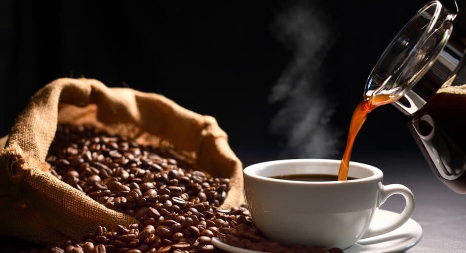 Exportações de café batem recorde na safra 2024/25, apesar de quedas nos preços internos