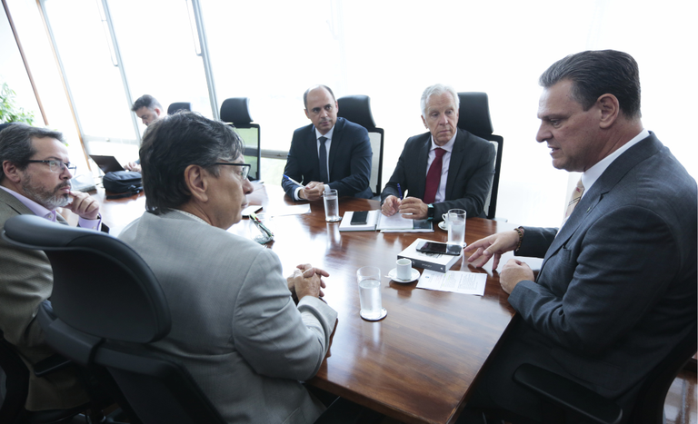 IBGE debate estatísticas da agropecuária brasileira com o Ministério da Agricultura