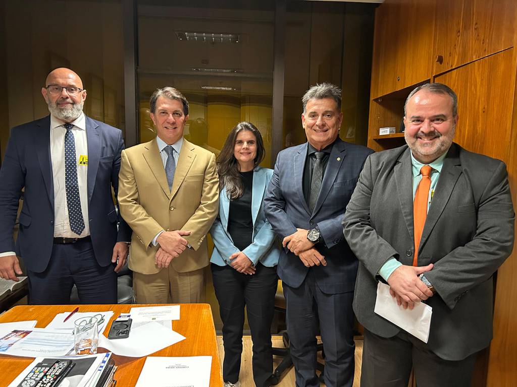 Cecafé defende ações para melhoria do sistema portuário do Brasil em Brasília