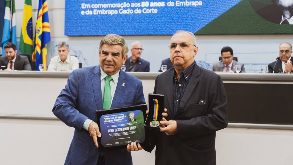 Canal do Boi é homenageado por parceria nos 50 anos da Embrapa Gado de Corte