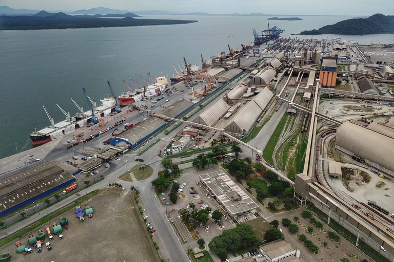 Portos públicos do Sul crescem 14% no 3º trimestre e lideram a retomada logística da região