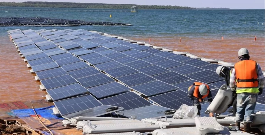 Itaipu está em fase final de instalação de usina solar flutuante e espera produção em novembro