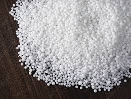 Queda de 18% no preço da ureia altera estratégia de compra de fertilizantes no Brasil