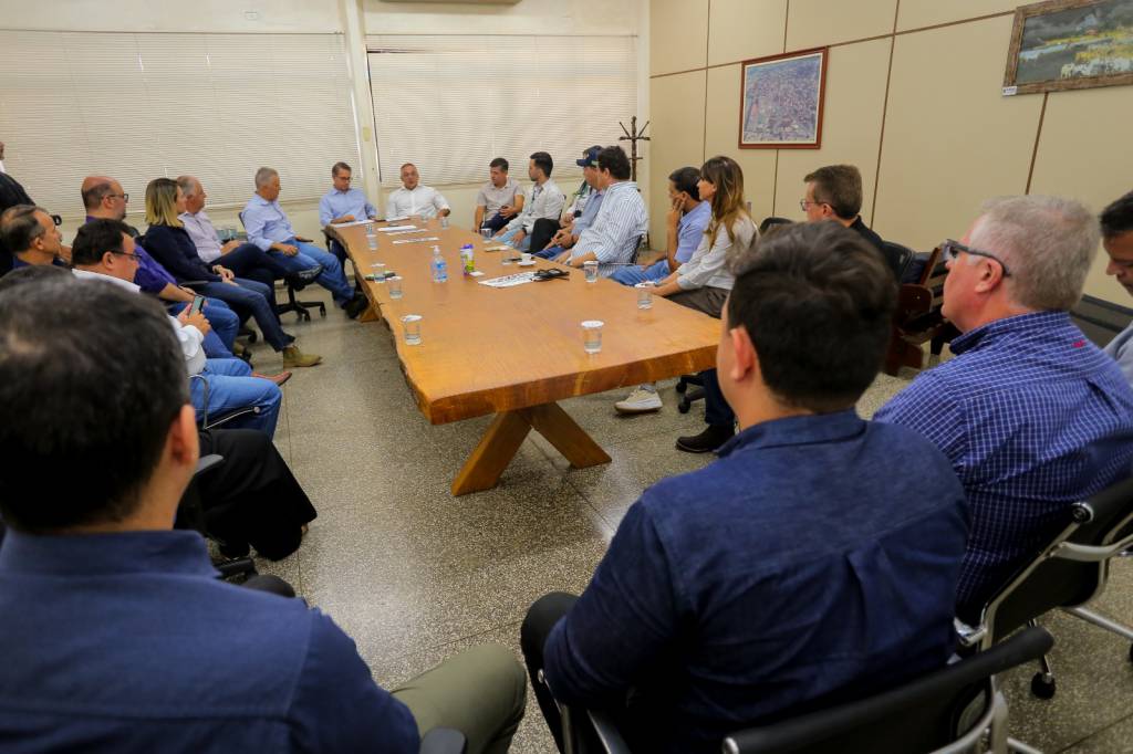 Instituições firmam parceria para lançar a "Escola do Leite" em MS