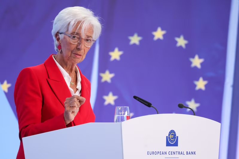 Inflação na Europa deve continuar acima da meta até 2027, alerta Lagarde