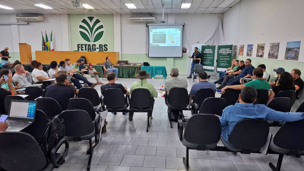 Secretaria da Agricultura do RS participa de reunião sobre rastreabilidade bovina na Fetag-RS