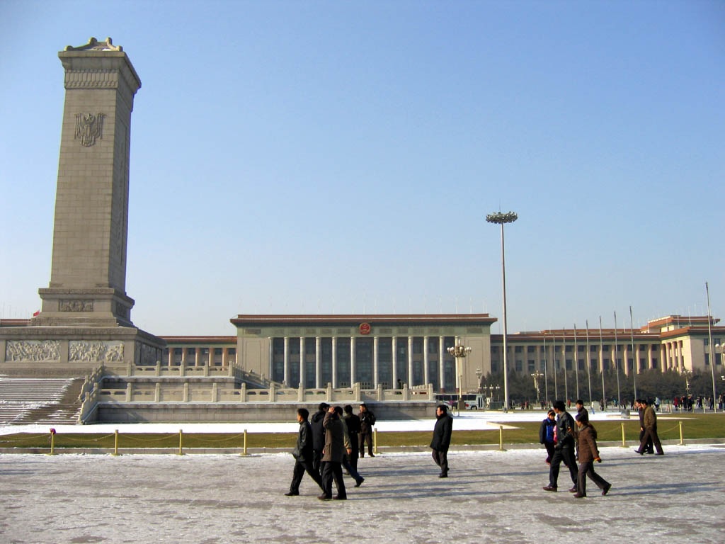 Politburo da China promete novas medidas de estímulo e apoio ao mercado imobiliário