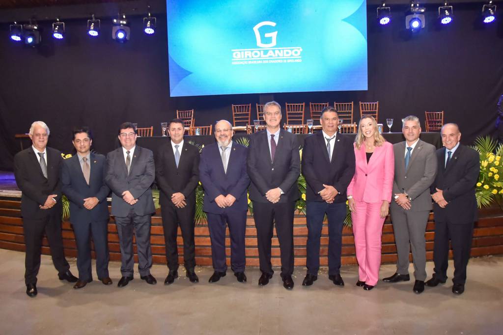 Com foco na busca de soluções para a pecuária leiteira, nova diretoria da Associação de Girolando toma posse