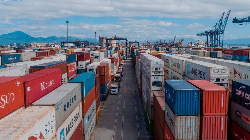 ApexBrasil Critica Tarifaço dos EUA e Busca Isenção para Mais Produtos