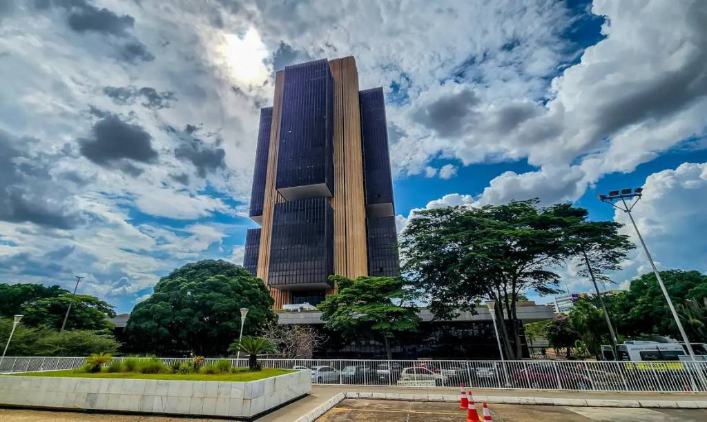 Copom inicia reunião que pode definir novo corte da Selic